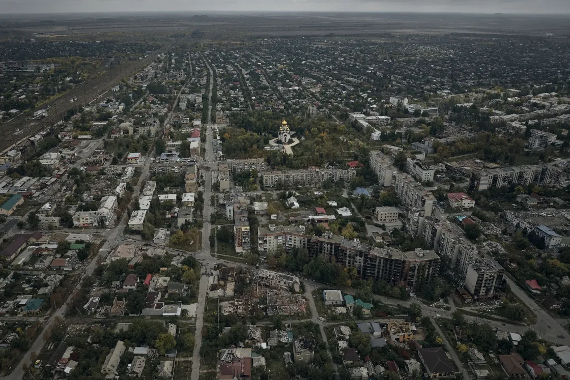 Bezárul a harapófogó, miközben az ukrán katonák a romok közt próbálják túlélni az ostromot