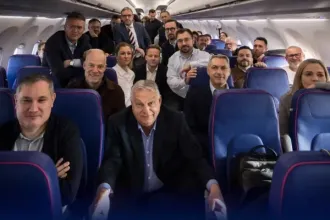 Orbán and sizeable delegation arrive in Washington