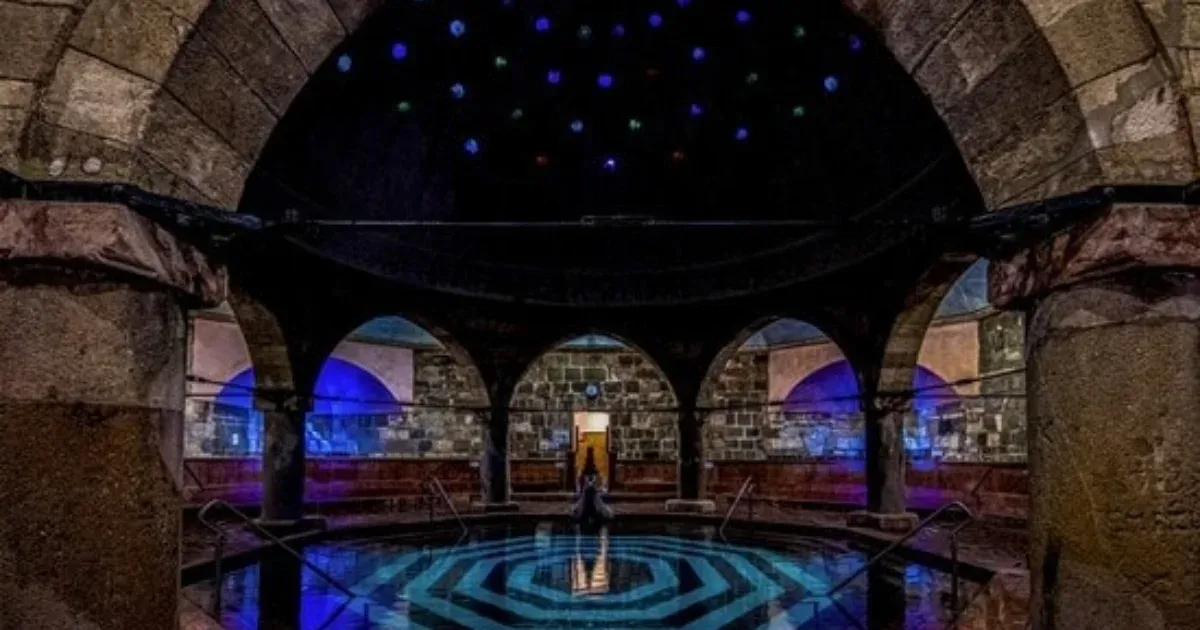 Újra lesz kötényes törökfürdőzés a Rudasban, de drágulnak a jegyek januártól