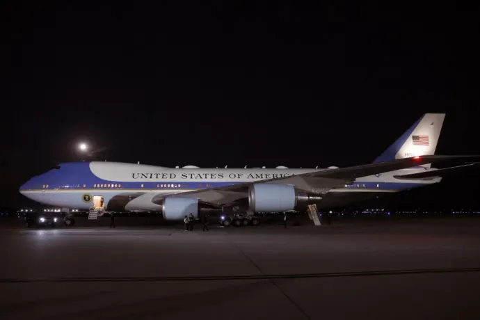 Gyanús fehér por miatt lett rosszul több ember az Air Force One bázisán