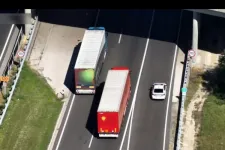 Szabálytalan kamionosokra vadásztak a rendőrök az M7-esen