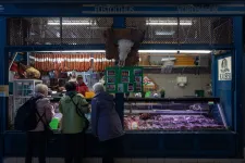 Folyamatosan nyomasztja a kormány az élelmiszeripari cégeket, hogy ne drágítsanak