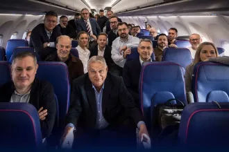 Üzlet és ideológia – ezzel a kettővel pakolta tele a gépet a Washingtonba utazó Orbán