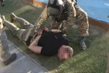 Szamurájkard és drog is volt annak a férfinak a kocsijában, aki késsel mászott be egy óvodába