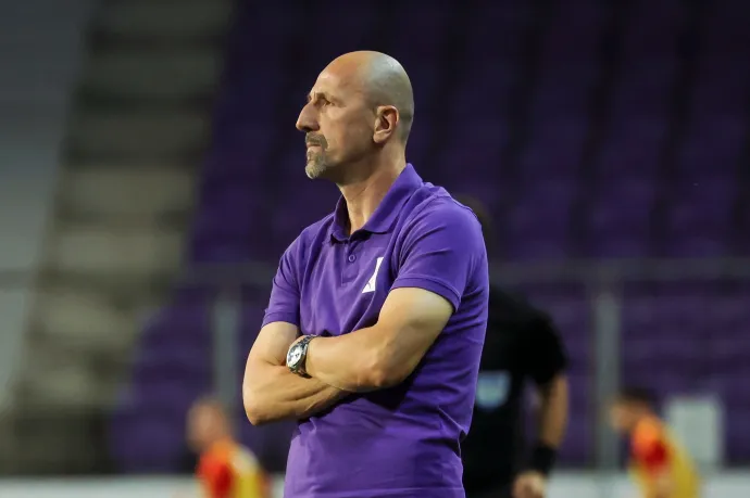 Menesztették az Újpest edzőjét, Damir Krznart