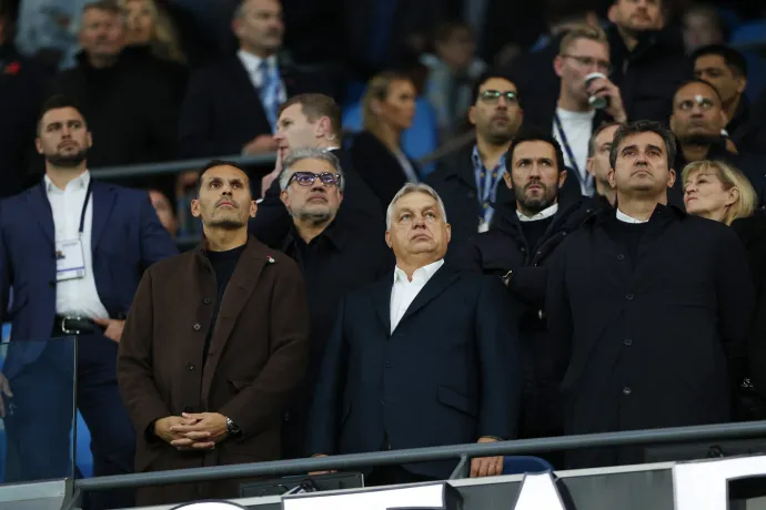 Orbán Viktor a Liverpool-Manchester City meccsén – Fotó: Darren Staples / AFP 