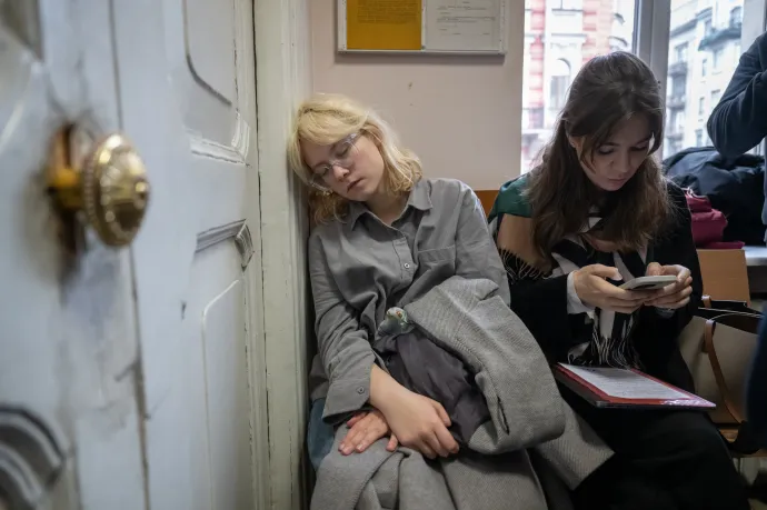 Gyiana Loginova a bíróság folyosóján Szentpéterváron 2025. október 16-án – Fotó: Andrei Bok / SOPA Images / LightRocket / Getty Images