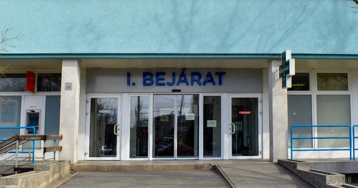 Még több gyereket vittek be a Heim Pálba ételmérgezés miatt, összesen 80-an kerültek be