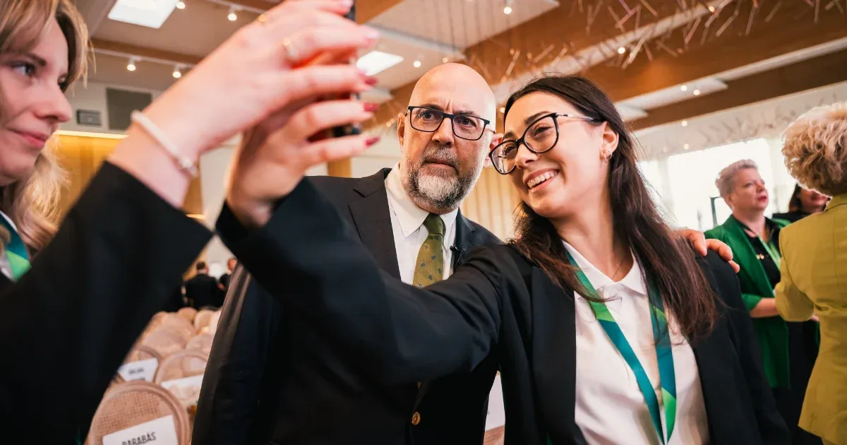 „Hova megyünk ma, Hunor?” – az RMDSZ elnöke egy az egyben másolja Orbán Viktor Facebook-kampányát