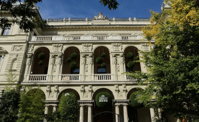 A bank székháza az Andrássy úton – Fotó: Mayer András