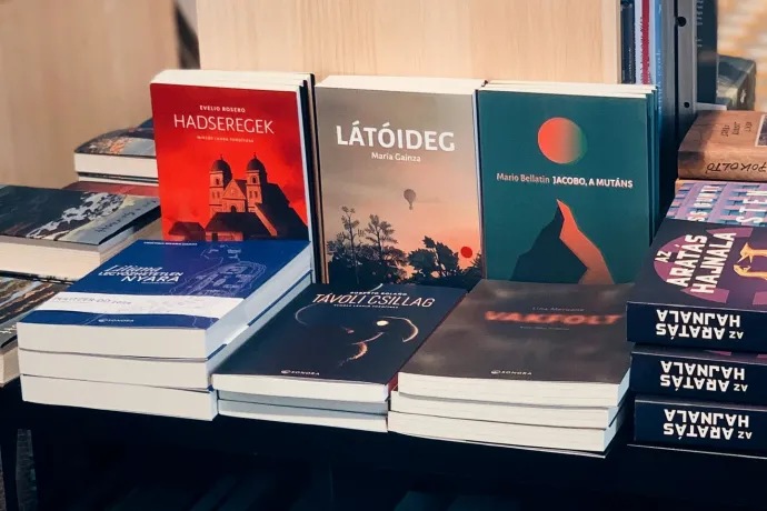 A Sonora Kiadó könyvei – Fotó: Sonora Kiadó
