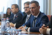 Az Országos Bírói Tanács szerint Tuzson Bence félrevezeti a közvéleményt, amikor 13. havi illetményről beszél