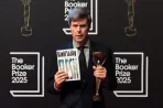 A magyar származású David Szalay nyerte a Booker-díjat