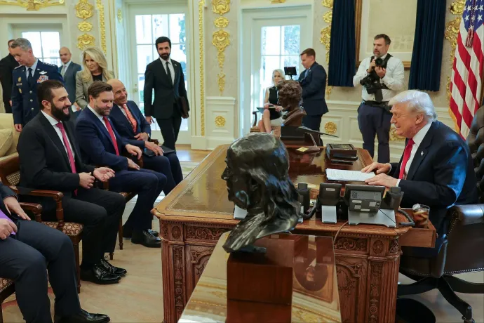 Orbán után az al-Kaidából indult szíriai vezetőt látta vendégül Trump a Fehér Házban