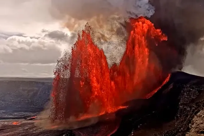 Annyi láva lövellt ki egy hawaii vulkánból, hogy öt másodpercenként megtöltött volna egy úszómedencét