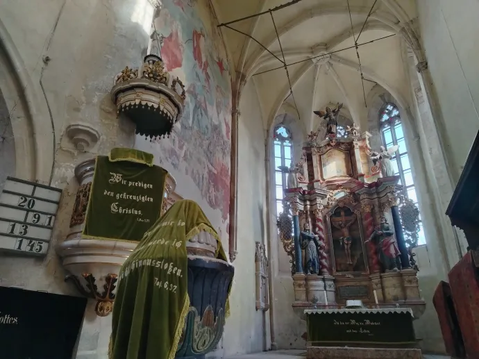  Riomfalvát látni kell, különösen most, amikor még a föld alatt szunnyadó világra is ráláthatunk a templom körül nyitva hagyott ásatások által – Fotó: Tőkés Hunor / Transtelex