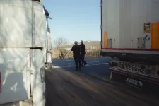 Indiai sofőrökkel próbálja betömni a munkaerőhiányt a romániai fuvarozási szektor, akár 3000 eurós fizetés is elérhető