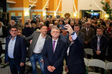 A városába érkezik a Fidesz ismert politikusa? Írja meg nekünk!