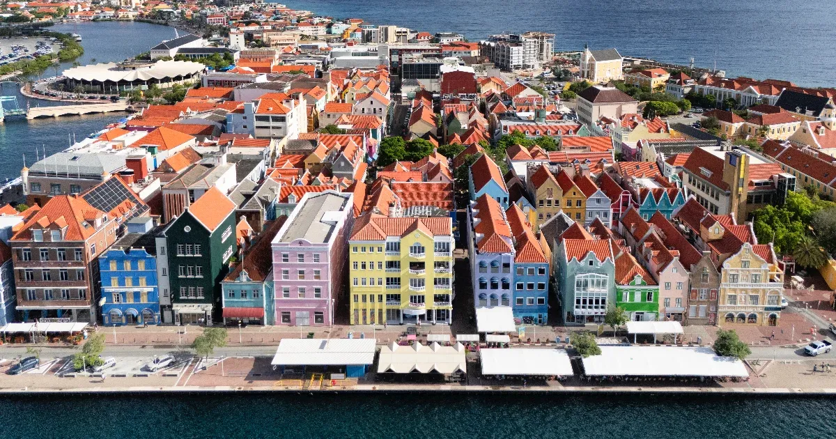 Véletlenül a Holland Antillákra címezte a Hollandiába szánt választási értesítőket a Nemzeti Választási Iroda