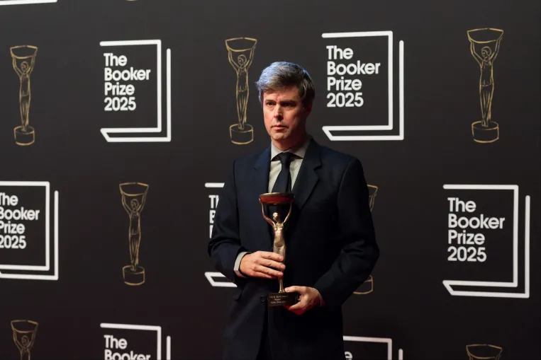 A Booker-díjas David Szalay nyitja meg az idei Ünnepi Könyvhetet