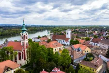 Péter döbbenten nézte a határozatot, kilencszeresére nőtt a telekadója