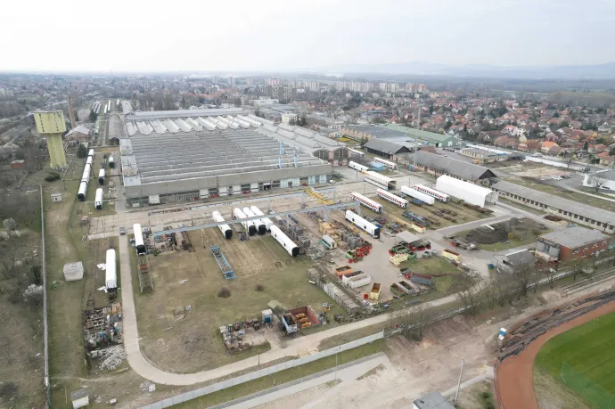 A drónnal készített képen a Dunakeszi Járműjavító 2023. március 22-én – Fotó: Máthé Zoltán / MTI