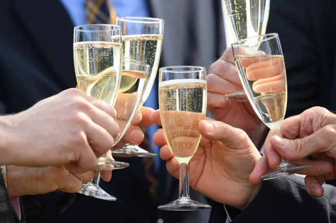 Bekeményít az adóhivatal, a mulatós zenészeket és a rendezvényszervezőket világítják át