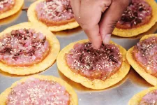 Az ősember nem volt se vegán, se csak húsevő, és kukacot is evett