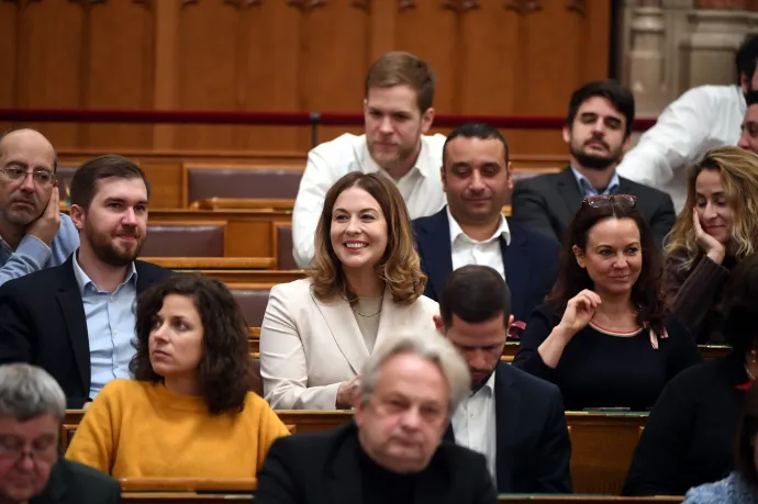 Kizárja a pártból Cseh Katalint a Momentum, és visszakéri a mandátumát is