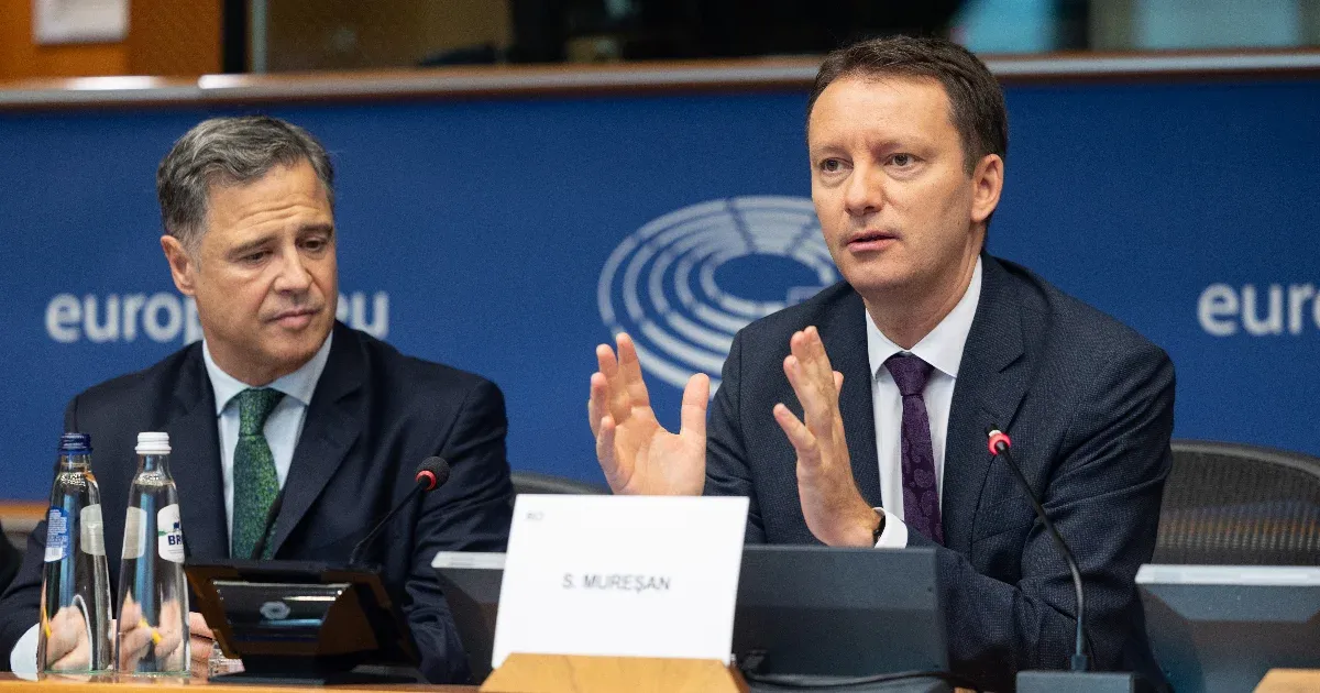 Mureşan: A magyar kormány a saját hatalmát választotta az uniós pénzek és Magyarország fejlesztése helyett