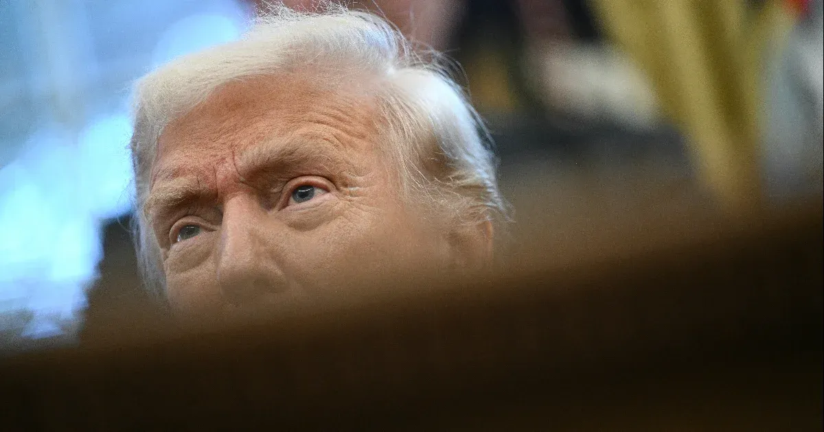 Epstein többször is említette Trumpot magánlevelezésében