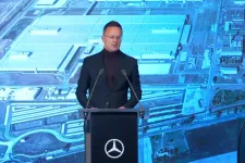 A Mercedes kutatás-fejlesztési központot hoz létre Kecskeméten, amihez a kormány 4,3 milliárd forintot ad
