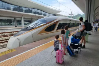 Nagysebességű túra Kínában három gyerekkel