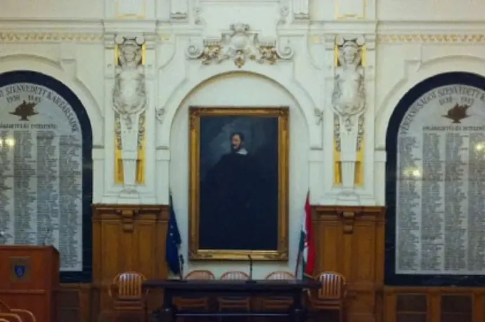 Száz ügyvéd ad ingyenes jogi tanácsot pénteken az anyagilag rászorulónak