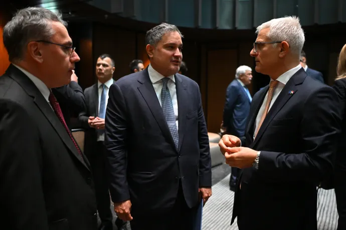 A bankárok szerint az nem járja, hogy ők állják a szavukat, de a kormány nem