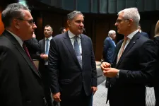 A bankárok szerint az nem járja, hogy ők állják a szavukat, de a kormány nem