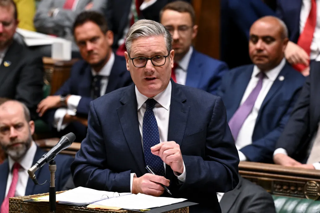 Keir Starmer kiállt a BBC függetlensége mellett, miután Trump perrel fenyegeti a csatornát