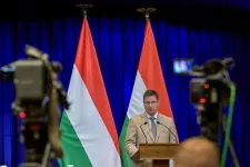 Gulyás: Nem arányos, hogy drogot nem fogyasztókat bilincsben visznek el