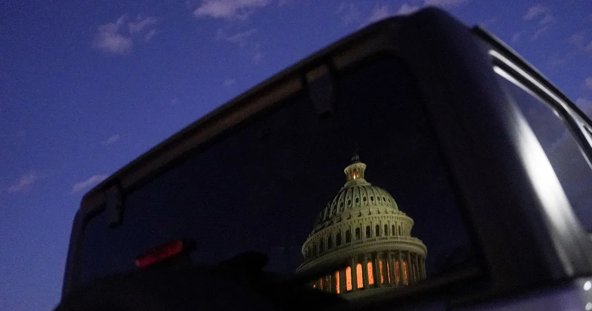 Trump aláírta a költségvetési törvénycsomagot, véget ért a leghosszabb kormányzati leállás az Egyesült Államok történetében Trump aláírta a költségvetési törvénycsomagot, véget ért a leghosszabb kormányzati leállás az Egyesült Államok történetében