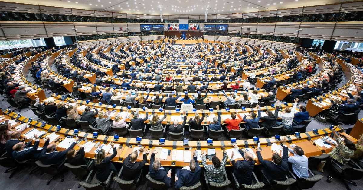 A Fidesz a frakciója sikerét látja abban az EP-s szavazásban, amiben a Néppárttal együtt léptek