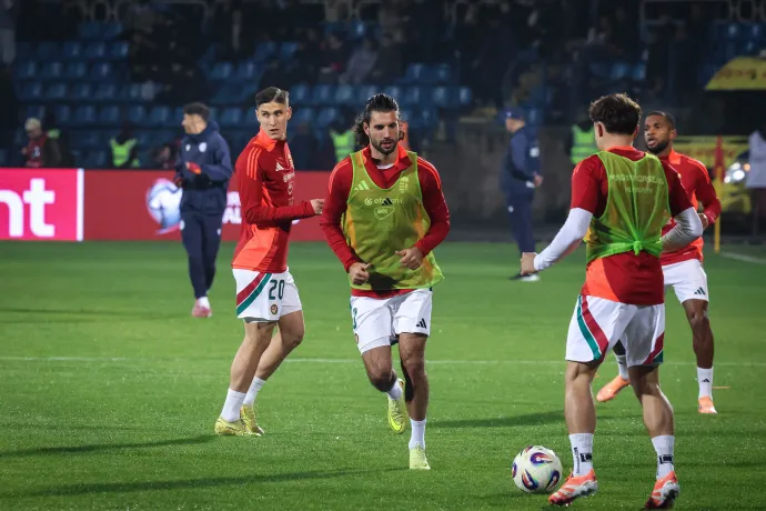 Szoboszlaiék melegítenek a mérkőzés előtt – Fotó: Huszti István / Telex