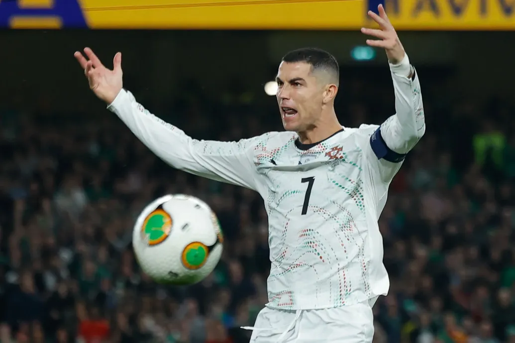 Kikaptak a portugálok Dublinban, C. Ronaldót kiállították, éles lesz vasárnap az utolsó vb-selejtező