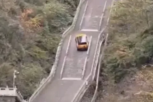 Megpróbálták lemásolni a Range Rover híres reklámját egy kínai terepjáróval, csúfos kudarc lett belőle