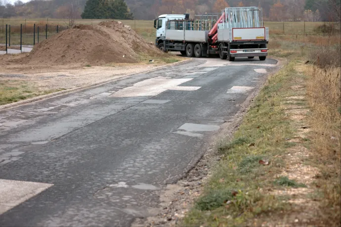 Egymilliárd forintot ad a kormány a Hungaroring körüli 3,3 kilométernyi út megújítására