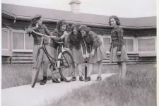 Természeti csodának tartották az első ismert ötös ikreket, ezért bazári majomként mutogatták őket