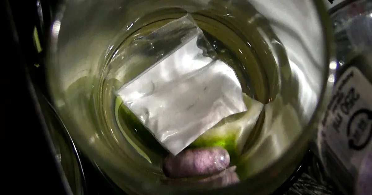 Ha kokaindílerektől indulsz, zenészeknél és celebeknél kötsz ki