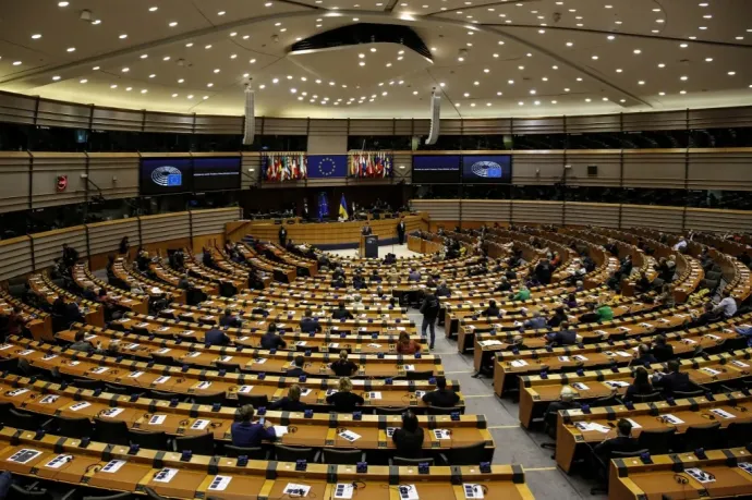 Elfogadta az EP a nemi egyenlőségről szóló állásfoglalást, az RMDSZ és az AUR ellene voksolt