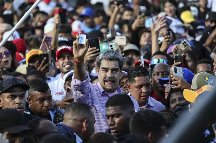 Nicolás Maduro venezuelai elnök egy kormánypárti ifjúsági gyűlésen 2025. november 13-án – Fotó: Jesus Vargas / dpa / picture alliance / Getty Images