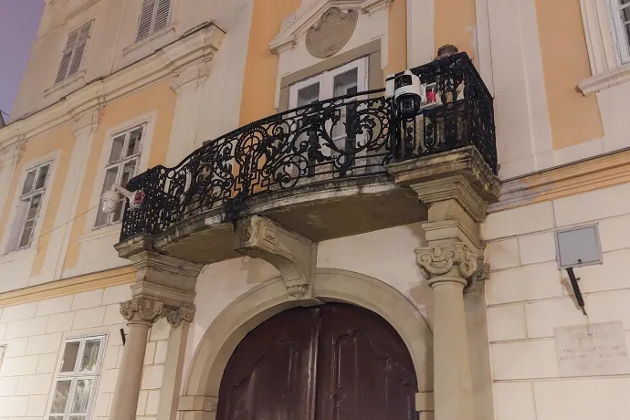 Alaposan bekamerázták Magyar Péter győri rendezvényének helyszínét