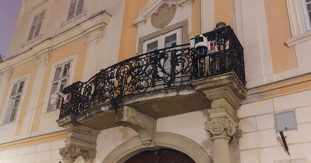 Alaposan bekamerázták Magyar Péter győri rendezvényének helyszínét